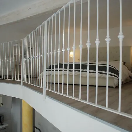Daire Berardi Palace - Vigna Nuova Loft Floransa