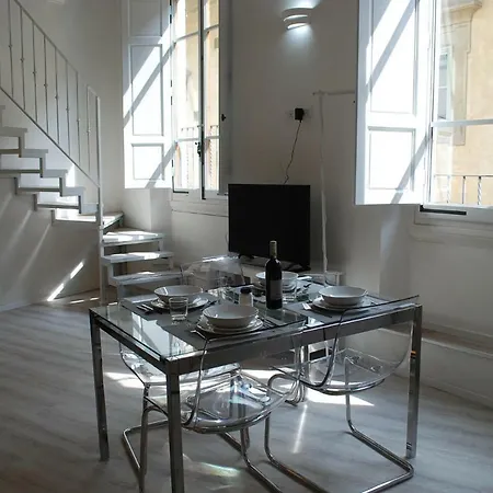Berardi Palace - Vigna Nuova Loft شقة